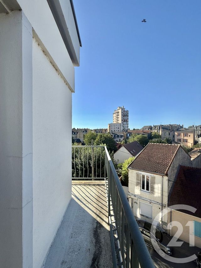 Appartement F3 à vendre - 3 pièces - 82.4 m2 - MOULINS - 03 - AUVERGNE - Century 21 Pierre Immobilier