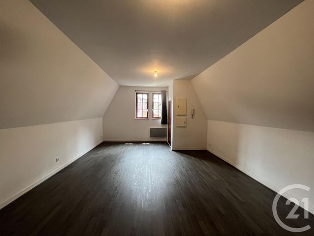 Appartement F2 à louer - 2 pièces - 48.4 m2 - MOULINS - 03 - AUVERGNE - Century 21 Pierre Immobilier