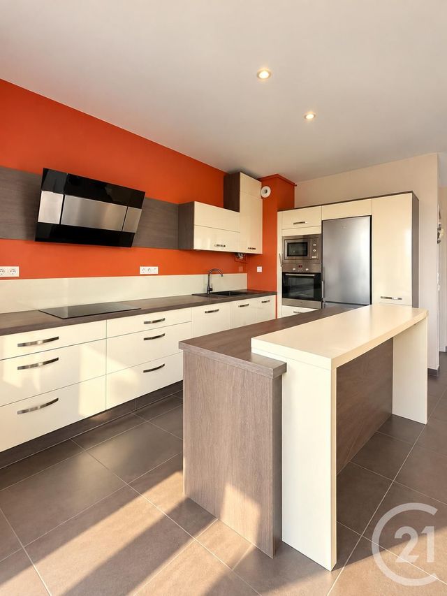 Appartement F3 à louer - 3 pièces - 98.12 m2 - MOULINS - 03 - AUVERGNE - Century 21 Pierre Immobilier