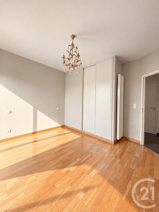 Appartement F3 à louer - 3 pièces - 98.12 m2 - MOULINS - 03 - AUVERGNE - Century 21 Pierre Immobilier