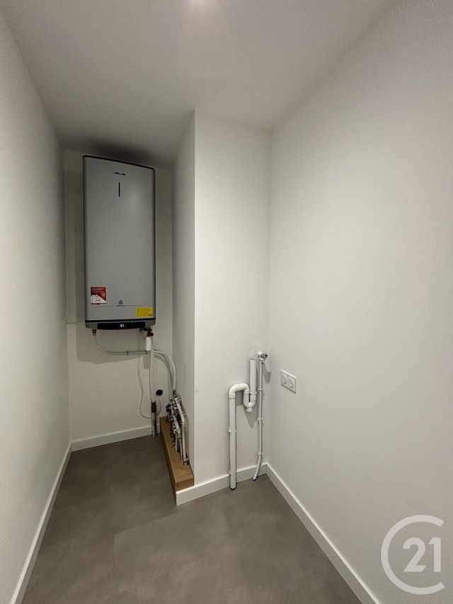 maison à louer - 3 pièces - 73.12 m2 - DOMPIERRE SUR BESBRE - 03 - AUVERGNE - Century 21 Pierre Immobilier