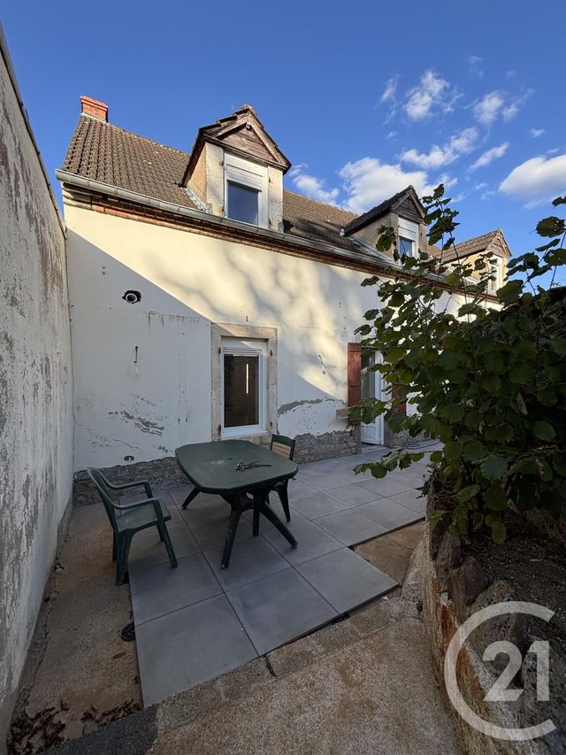 maison à louer - 3 pièces - 73.12 m2 - DOMPIERRE SUR BESBRE - 03 - AUVERGNE - Century 21 Pierre Immobilier