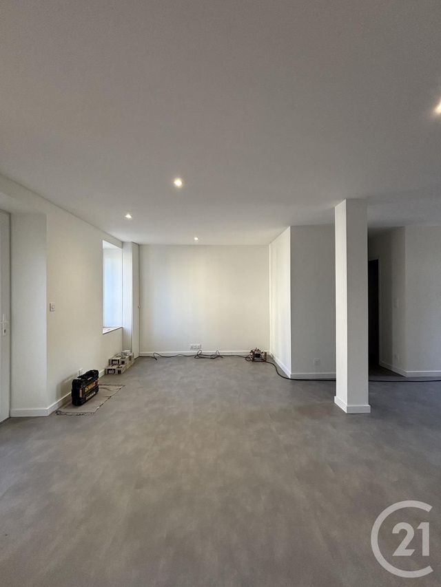 maison à louer - 3 pièces - 73.12 m2 - DOMPIERRE SUR BESBRE - 03 - AUVERGNE - Century 21 Pierre Immobilier
