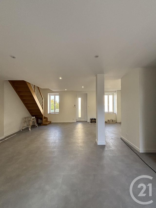 maison à louer - 3 pièces - 73.12 m2 - DOMPIERRE SUR BESBRE - 03 - AUVERGNE - Century 21 Pierre Immobilier