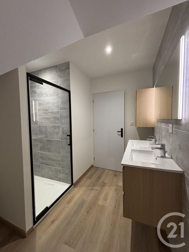 maison à louer - 3 pièces - 73.12 m2 - DOMPIERRE SUR BESBRE - 03 - AUVERGNE - Century 21 Pierre Immobilier