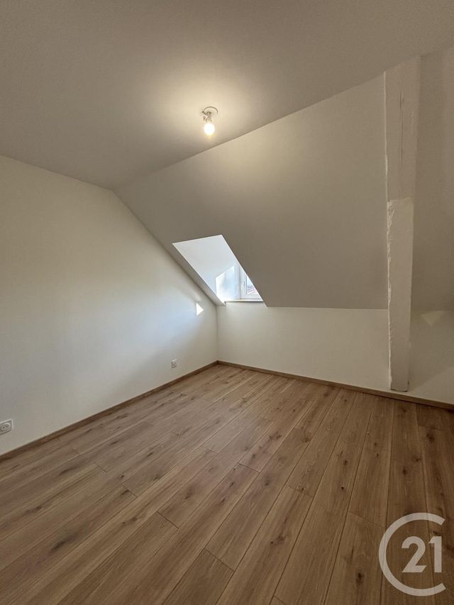 maison à louer - 3 pièces - 73.12 m2 - DOMPIERRE SUR BESBRE - 03 - AUVERGNE - Century 21 Pierre Immobilier