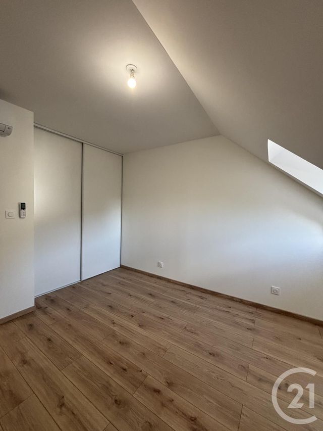 maison à louer - 3 pièces - 73.12 m2 - DOMPIERRE SUR BESBRE - 03 - AUVERGNE - Century 21 Pierre Immobilier