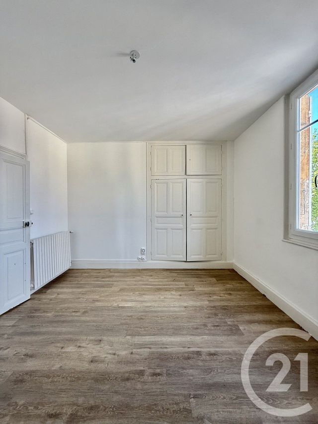 Appartement F2 à louer - 2 pièces - 48.0 m2 - MOULINS - 03 - AUVERGNE - Century 21 Pierre Immobilier
