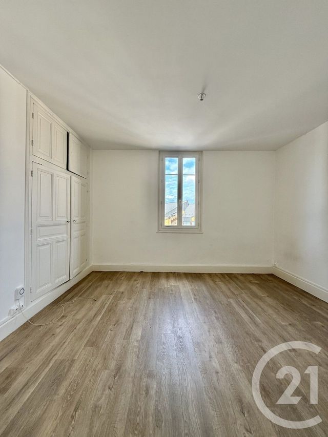Appartement F2 à louer - 2 pièces - 48.0 m2 - MOULINS - 03 - AUVERGNE - Century 21 Pierre Immobilier