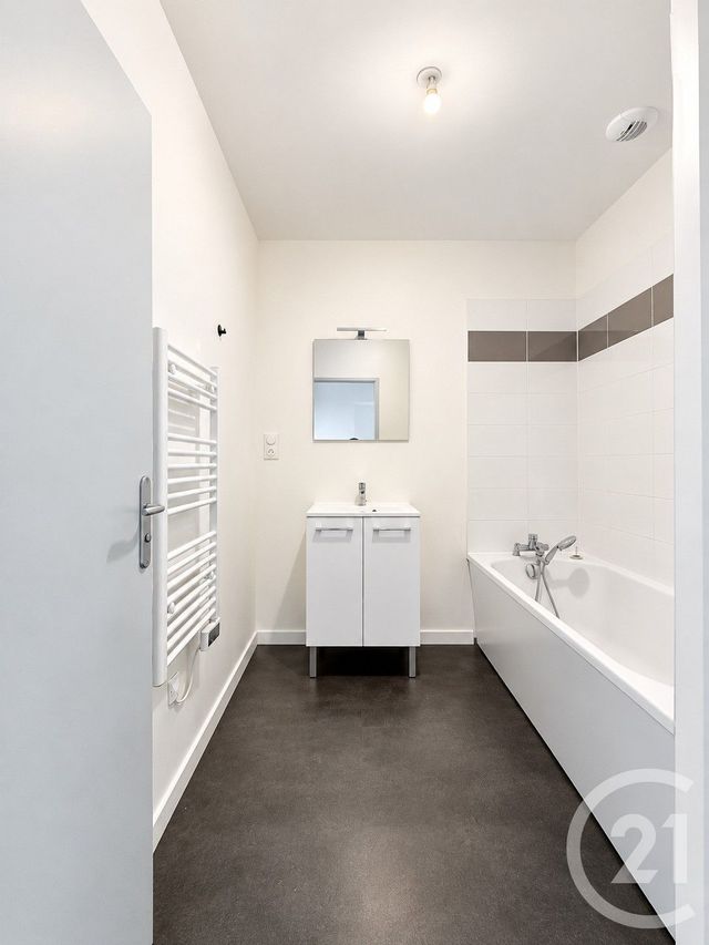 Appartement F4 à louer - 4 pièces - 89.5 m2 - YZEURE - 03 - AUVERGNE - Century 21 Pierre Immobilier