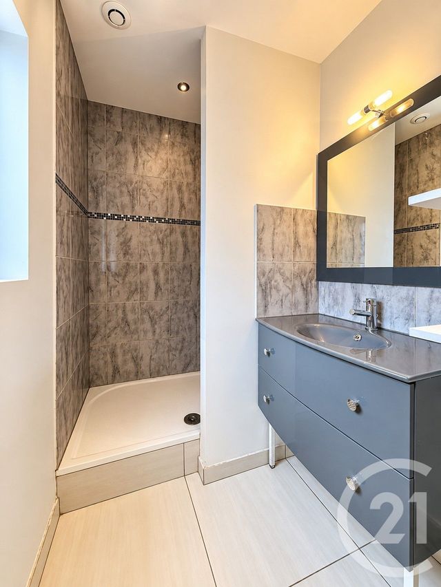 Appartement F2 à louer - 2 pièces - 39.52 m2 - MOULINS - 03 - AUVERGNE - Century 21 Pierre Immobilier