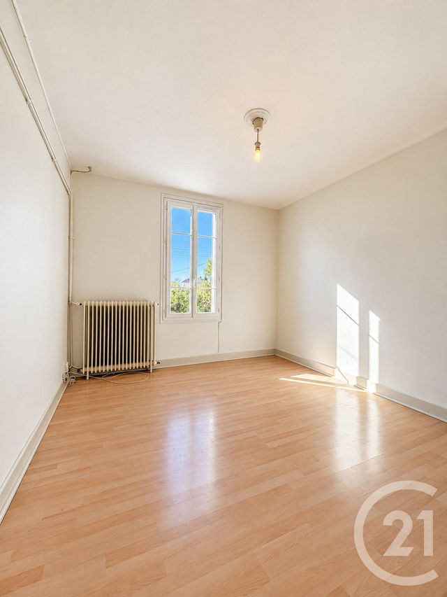 Appartement F2 à louer - 2 pièces - 45.38 m2 - YZEURE - 03 - AUVERGNE - Century 21 Pierre Immobilier