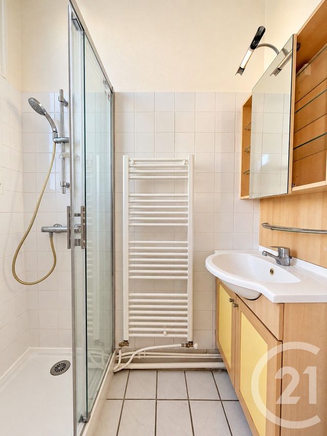 Appartement F2 à louer - 2 pièces - 45.38 m2 - YZEURE - 03 - AUVERGNE - Century 21 Pierre Immobilier