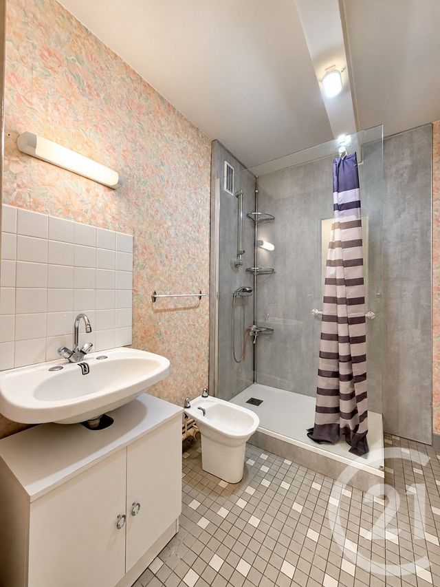 Appartement F3 à louer - 3 pièces - 66.35 m2 - MOULINS - 03 - AUVERGNE - Century 21 Pierre Immobilier