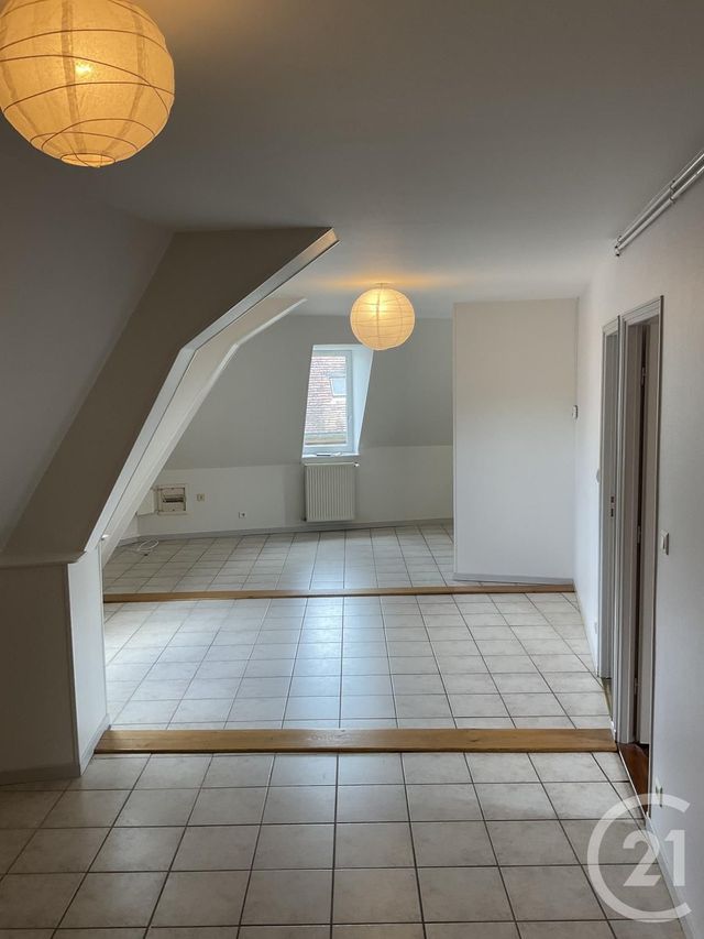 Appartement F3 à louer - 3 pièces - 64.57 m2 - MOULINS - 03 - AUVERGNE - Century 21 Pierre Immobilier